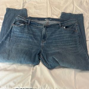 Medium Wash Mid-Rise Jean